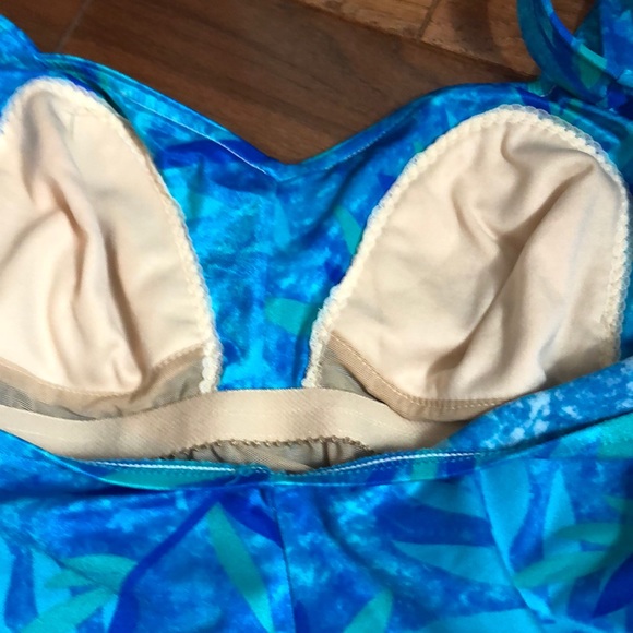 Maxine of Hollywood one piece swimsuit - Picture 7 of 8